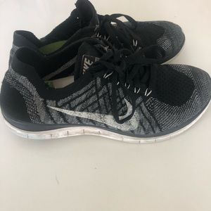 ‼️SOLD‼️Nike Free Running shoes - women’s size 8